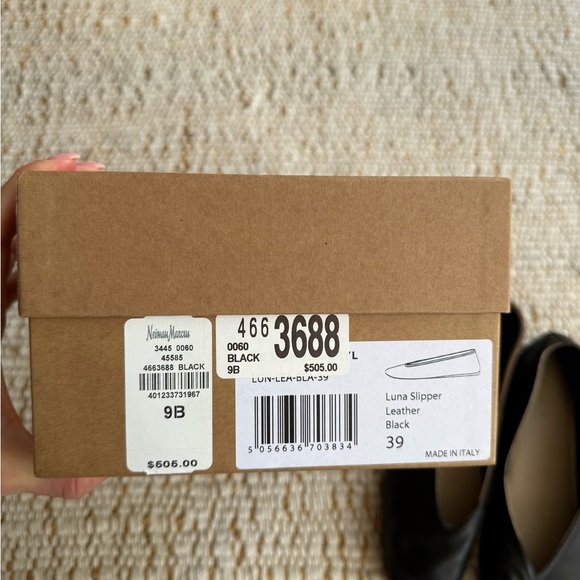 Le Monde Beryl Black Luna Slippers - Picture 2 of 5